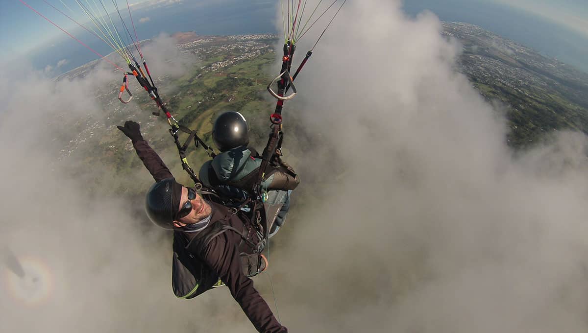 Baptême en parapente à la Réunion en ascendance
