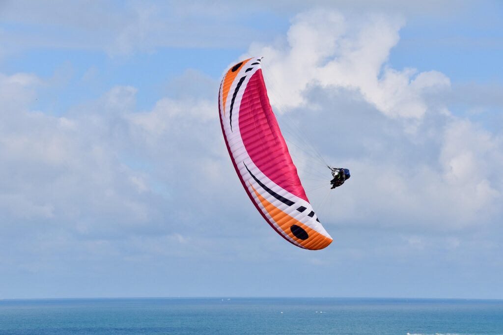 paragliding 4391651 1280
